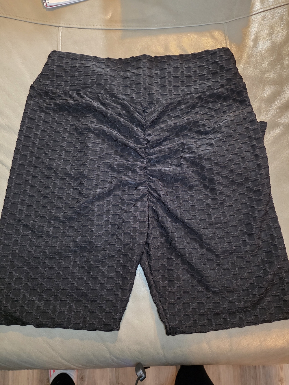Textured Scrunch Booty Lifting Leggings Trio - Pink, Black, Gray - Picture 9 of 16